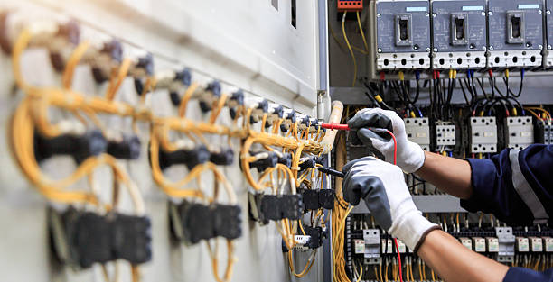 Professional Electrician technician working in Newton, MS